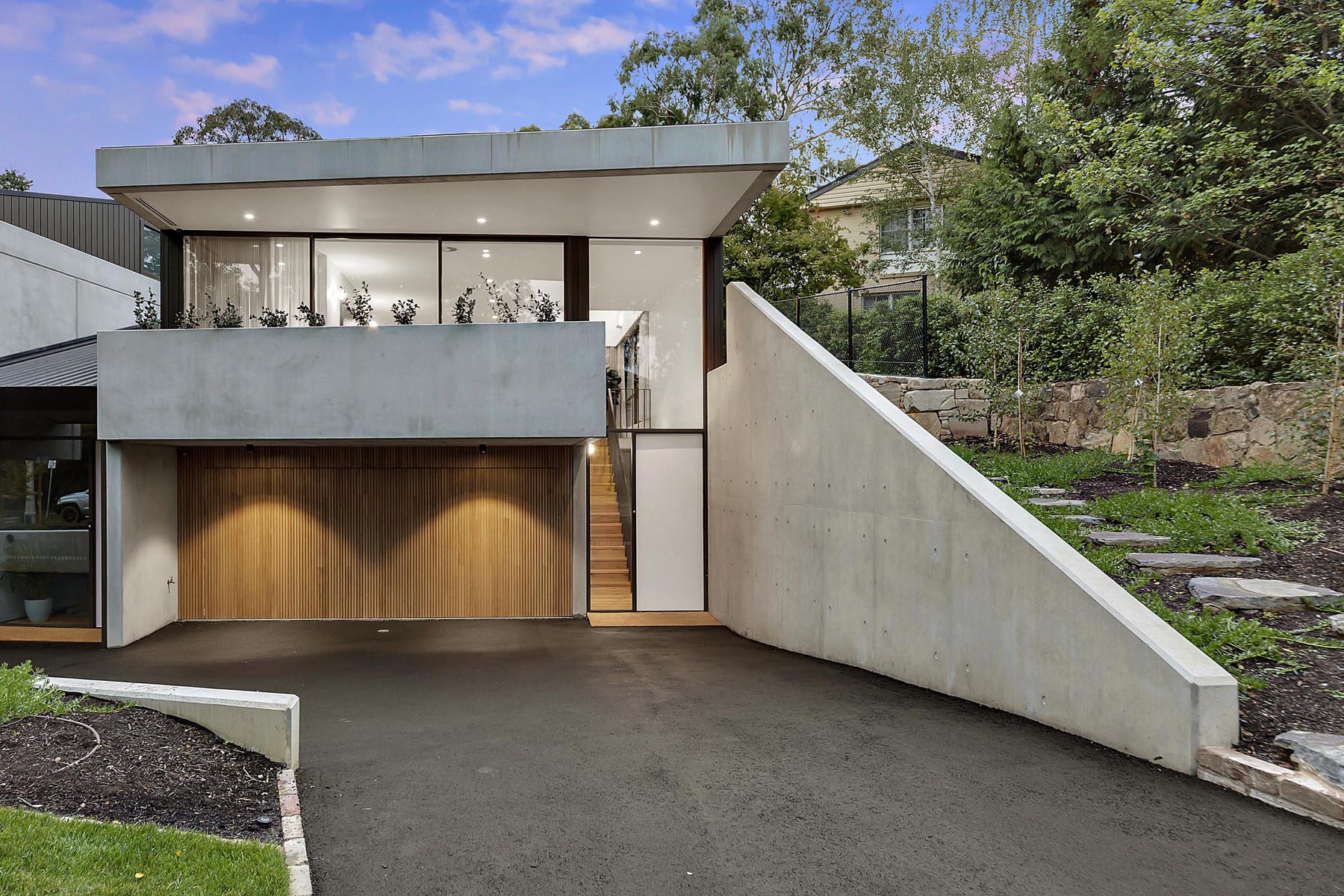 Campbell 3-50 Jacka Cres_03_web