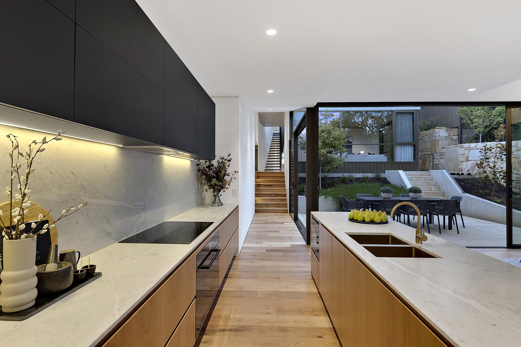 Campbell 3-50 Jacka Cres_09_web
