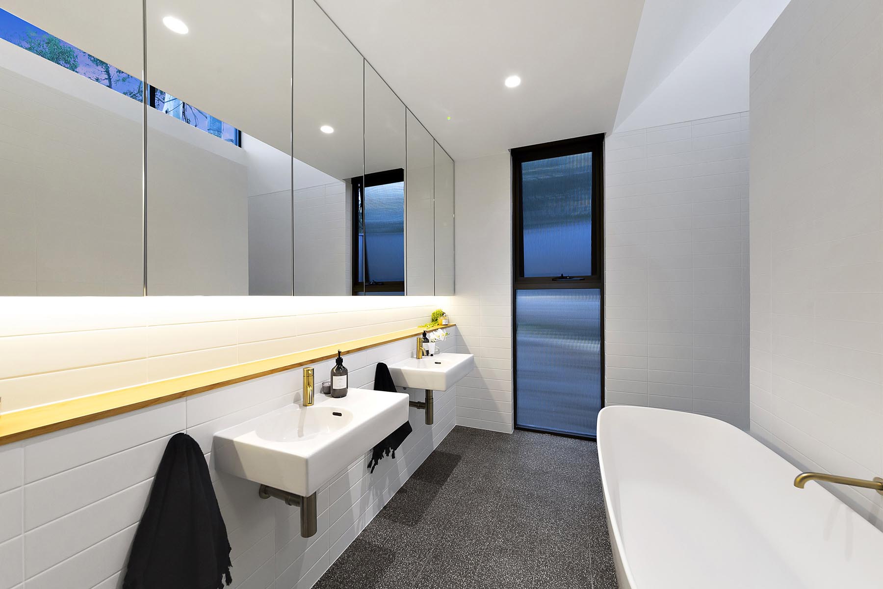 Campbell 3-50 Jacka Cres_24_web
